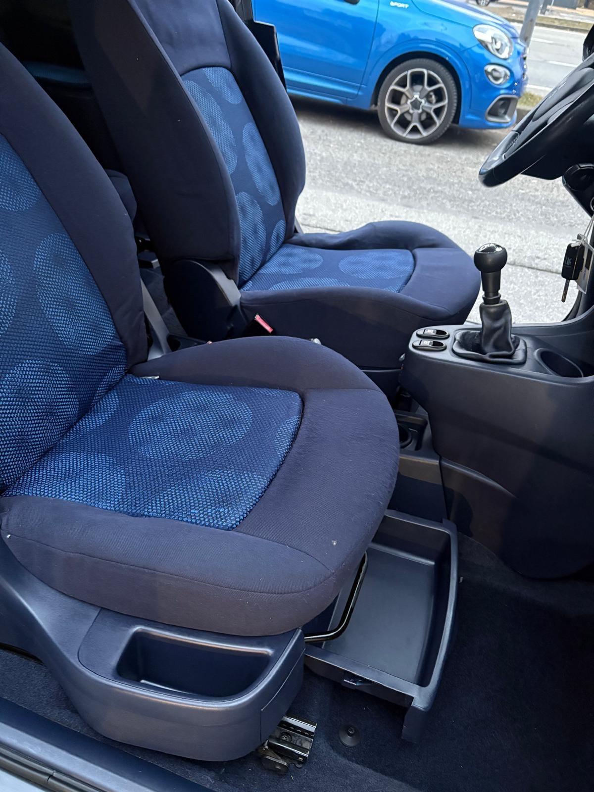 Peugeot 1007 Happy 1.4 75 cv GPL