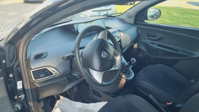 LANCIA Ypsilon 1.2 69 CV 5 porte Silver