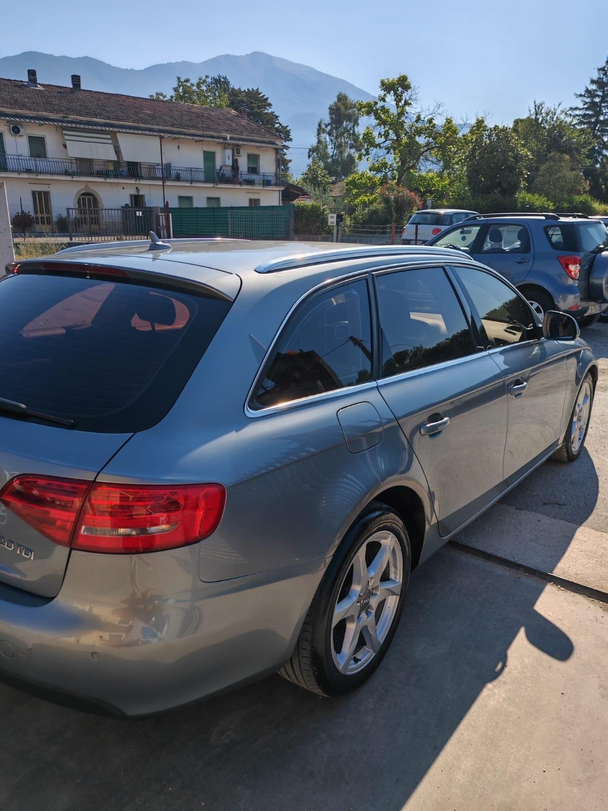 Audi A4 2.0 TDI 143CV frezione nuova