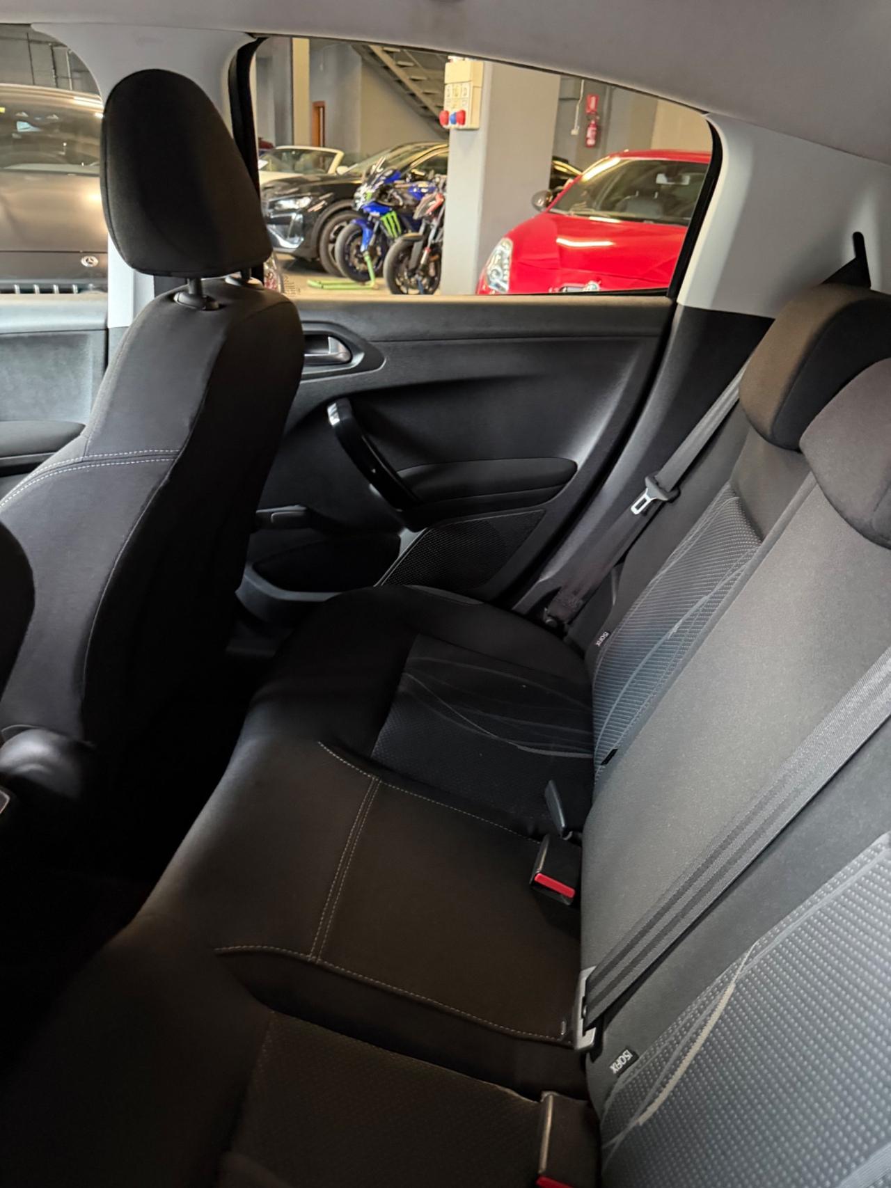 Peugeot 208 1.2 82CV 5P ALLURE NEOPAT KMCERT