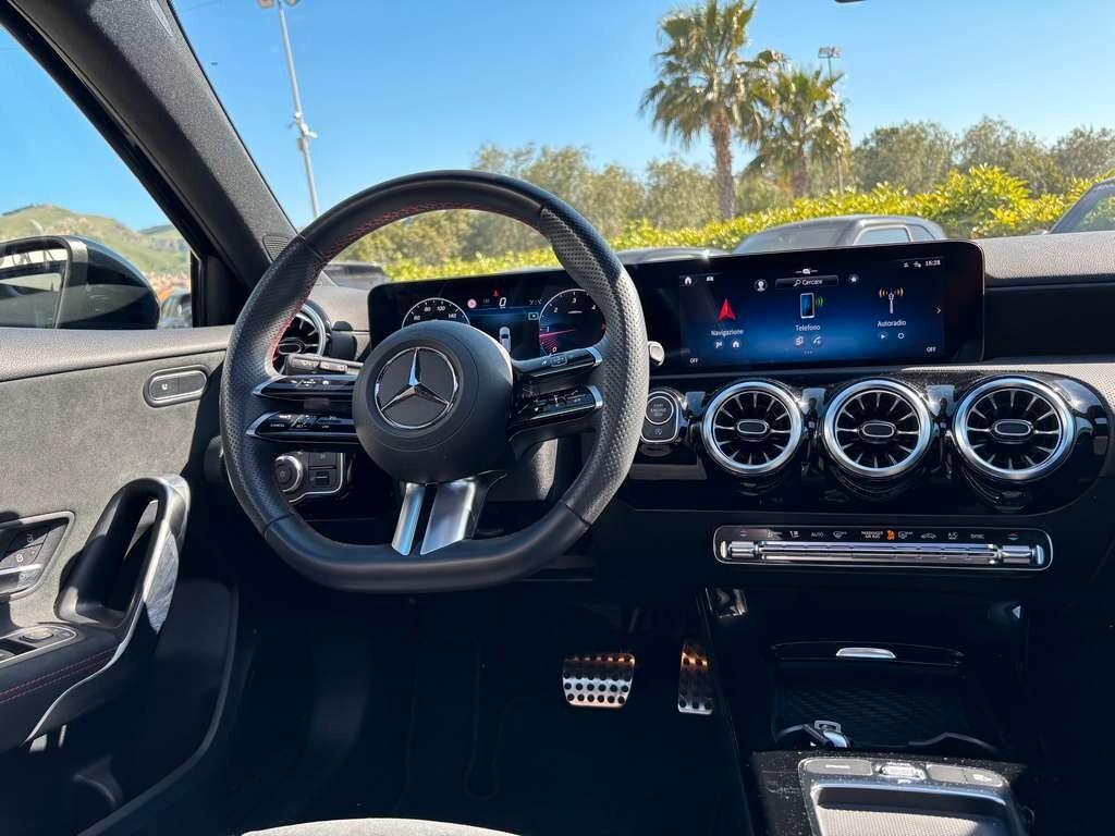 Mercedes-benz A 180 d Automatic AMG Line Premium 2026 / KM 10.000 Auto in contovendita Tua a solo 389 Euro al mese