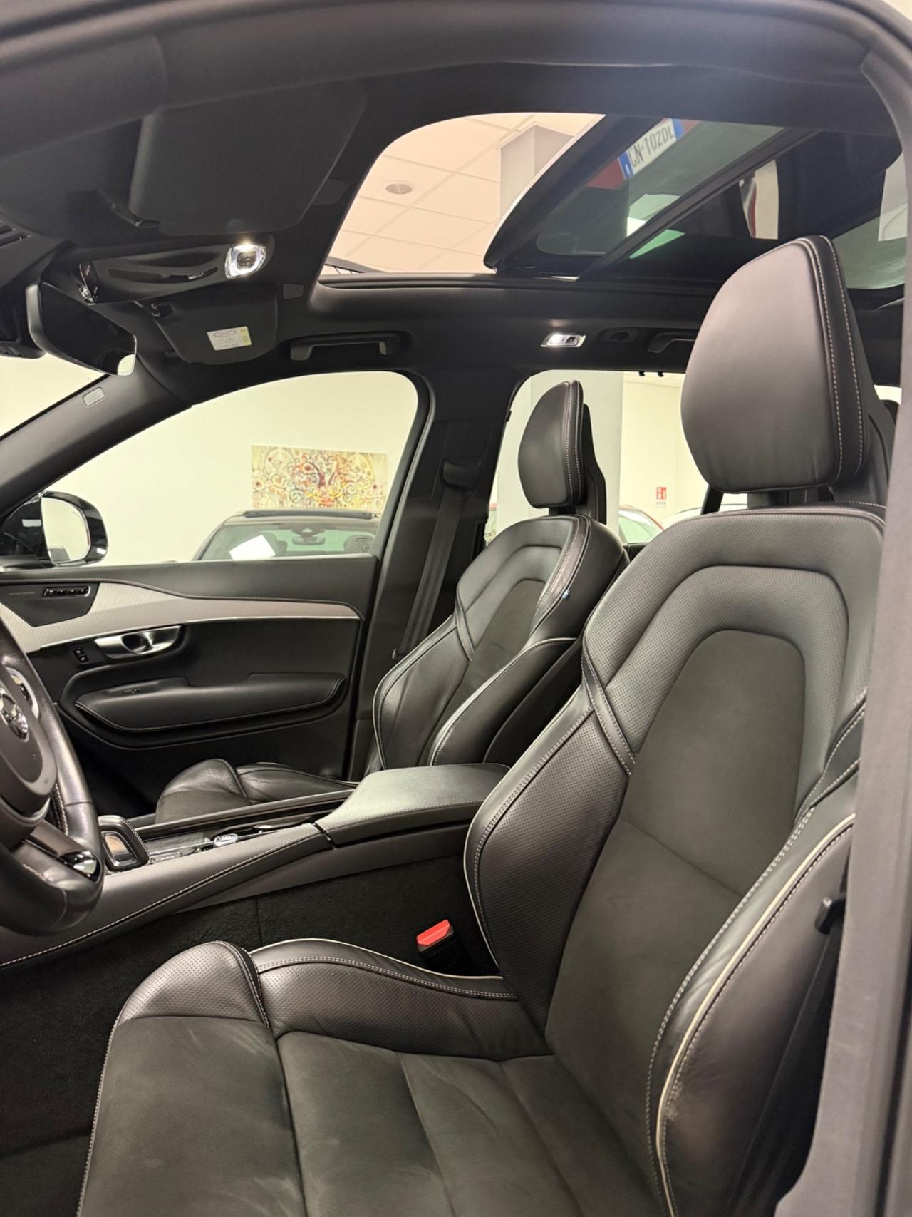 Volvo XC 90 XC90 B5 (d) AWD automatico Plus Dark