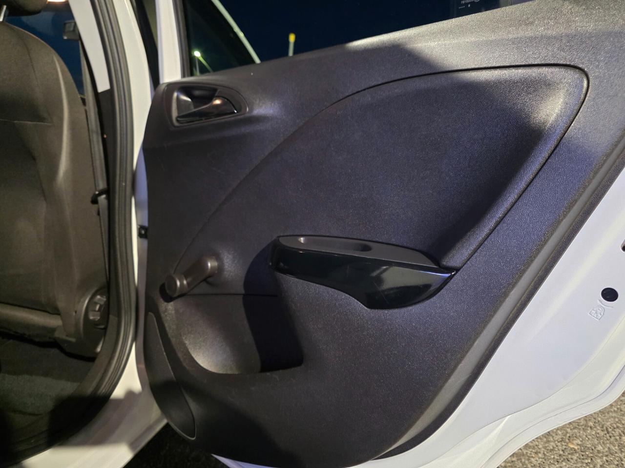 Opel Corsa 1.2 Coupé b-Color