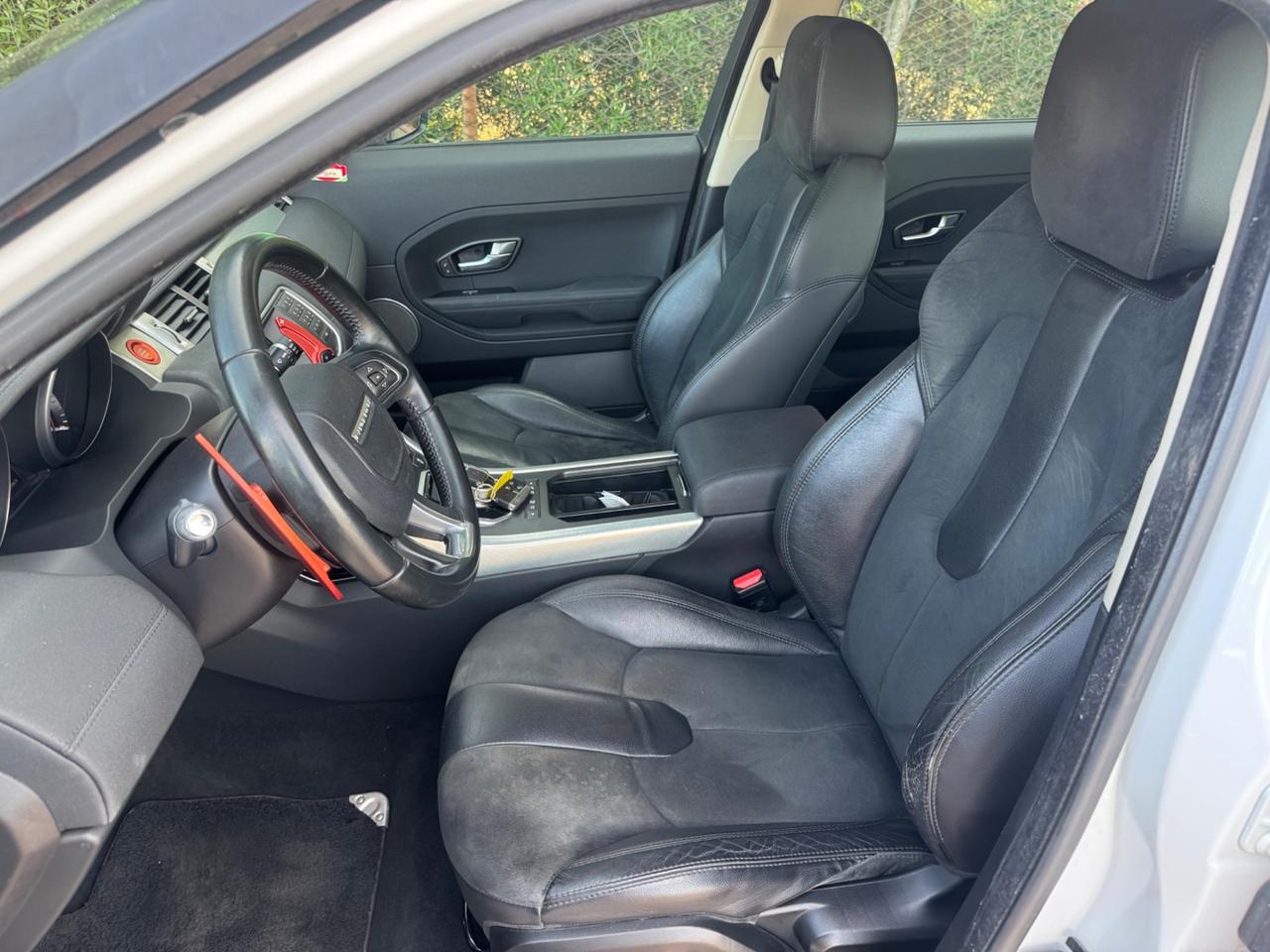Land Rover Range Evoque 2.2 TD4 5p. Pure