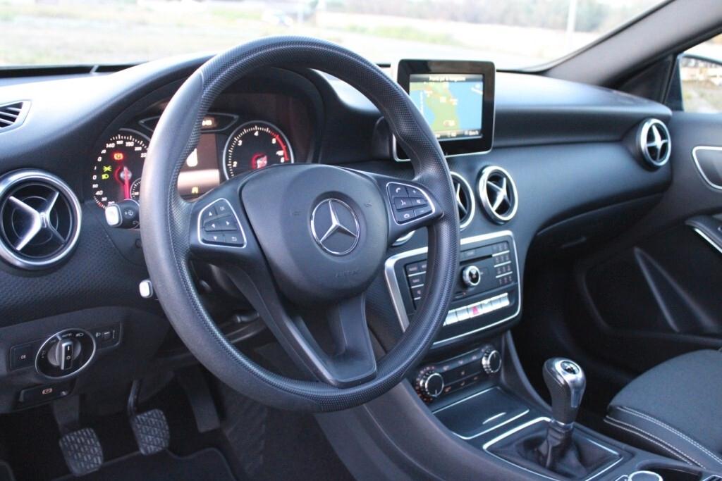 MERCEDES Classe A 180 d *Tetto apribile