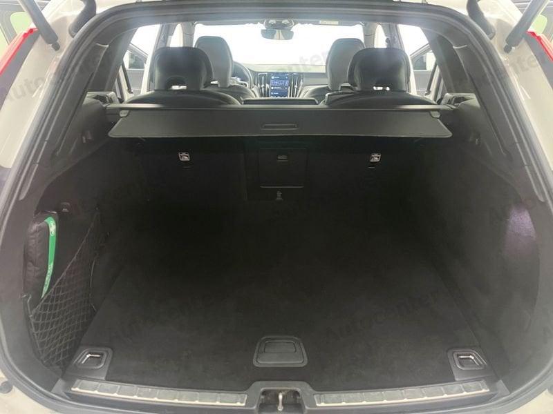 Volvo XC60 XC60 B4 (d) TRAZ ANT 197CV AUT R DESIGN **AUTOCARRO N1**