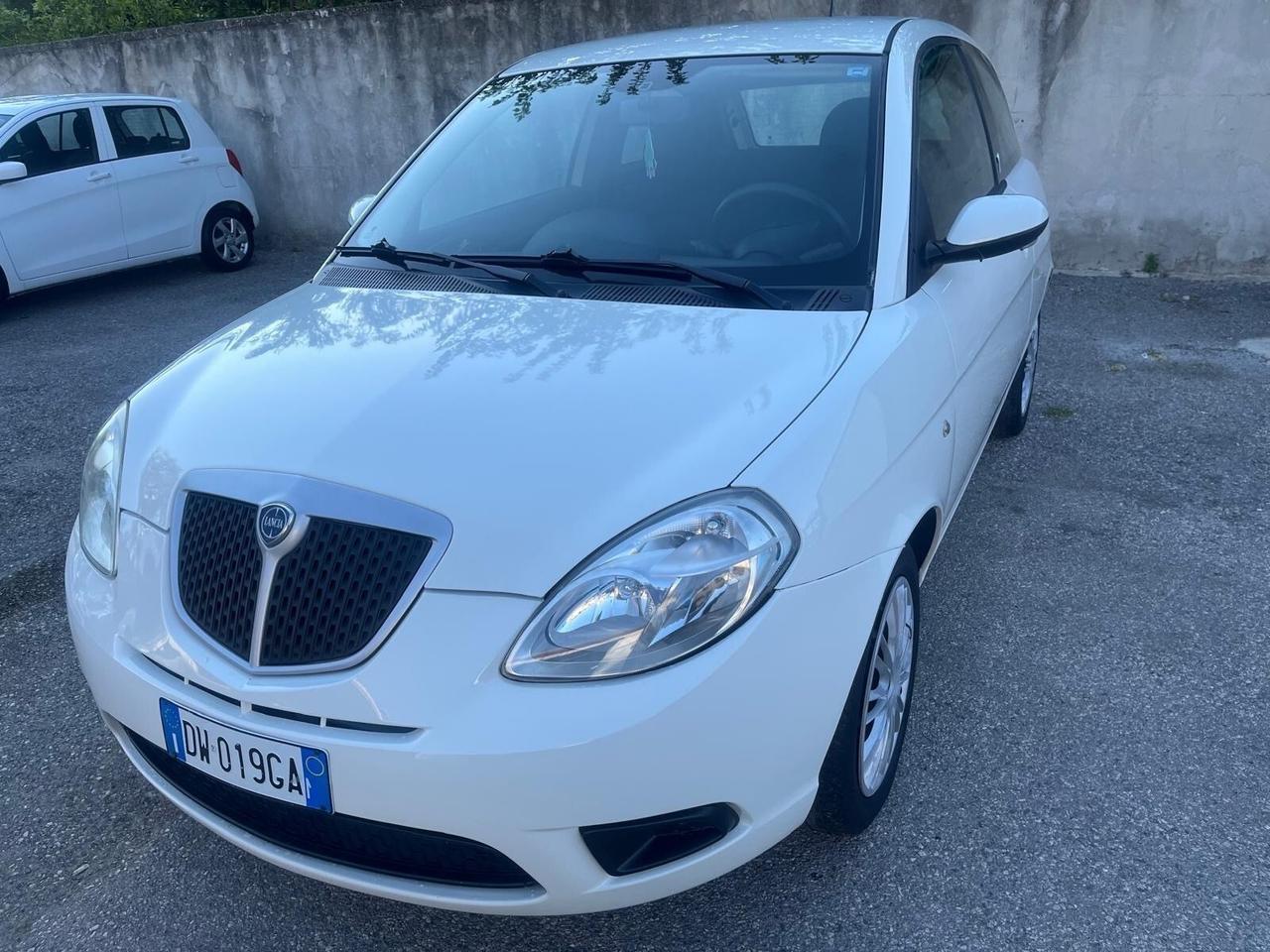 Lancia y -1.2 benz- full-2009