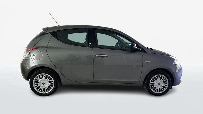 Lancia Ypsilon 5 Porte 1.2 69cv Gold my16 1.2 GOLD 69CV MY16