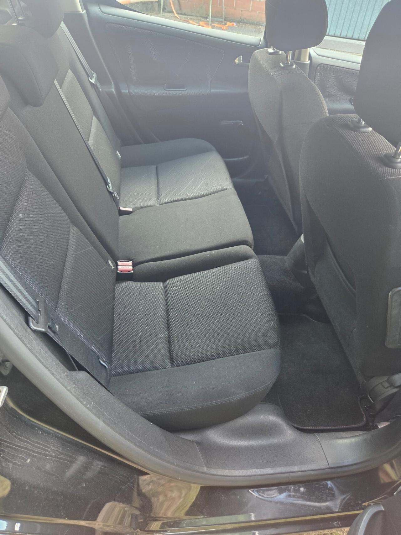 Peugeot 207 1.6 HDi 90CV 5 porte