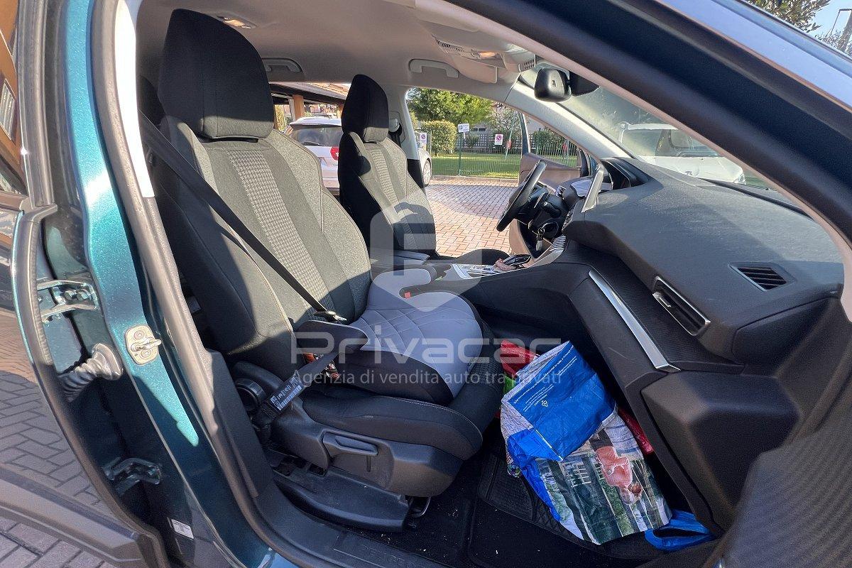 PEUGEOT 5008 BlueHDi 130 S&S EAT8 Allure