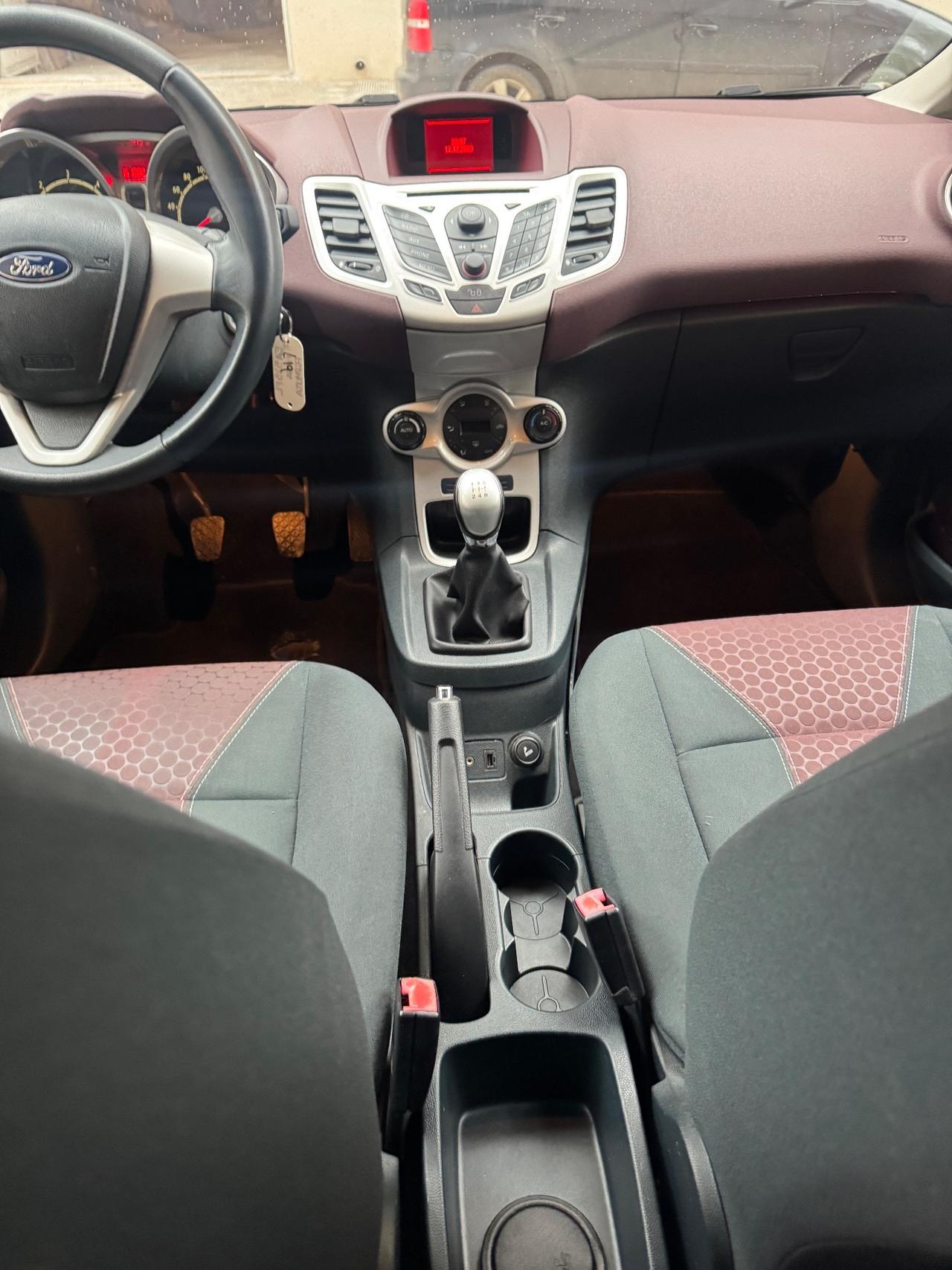 Ford Fiesta 1.4 TDCi 5p. Titanium