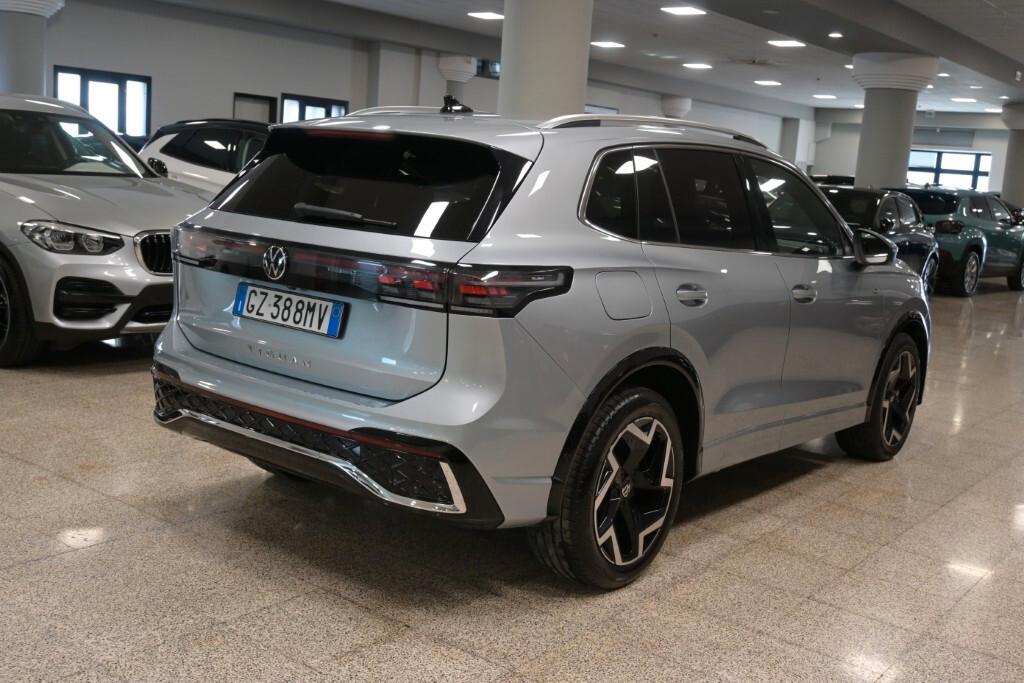 VOLKSWAGEN TIGUAN NEW 2.0 TDI 150CV DSG R-LINE ( FARI IQ-LIGHT - DIGITAL COCKPIT - ADAPTIVE CRUISE - PELLE - CLIMATRONIC - AMBIENT LIGHTS - APP CONNECT - PARK ASSIST - TELECAMERA POST. - CERCHI 19 )