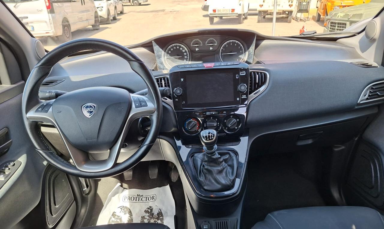 Lancia Ypsilon 1.0 Hybrid Gold 70cv