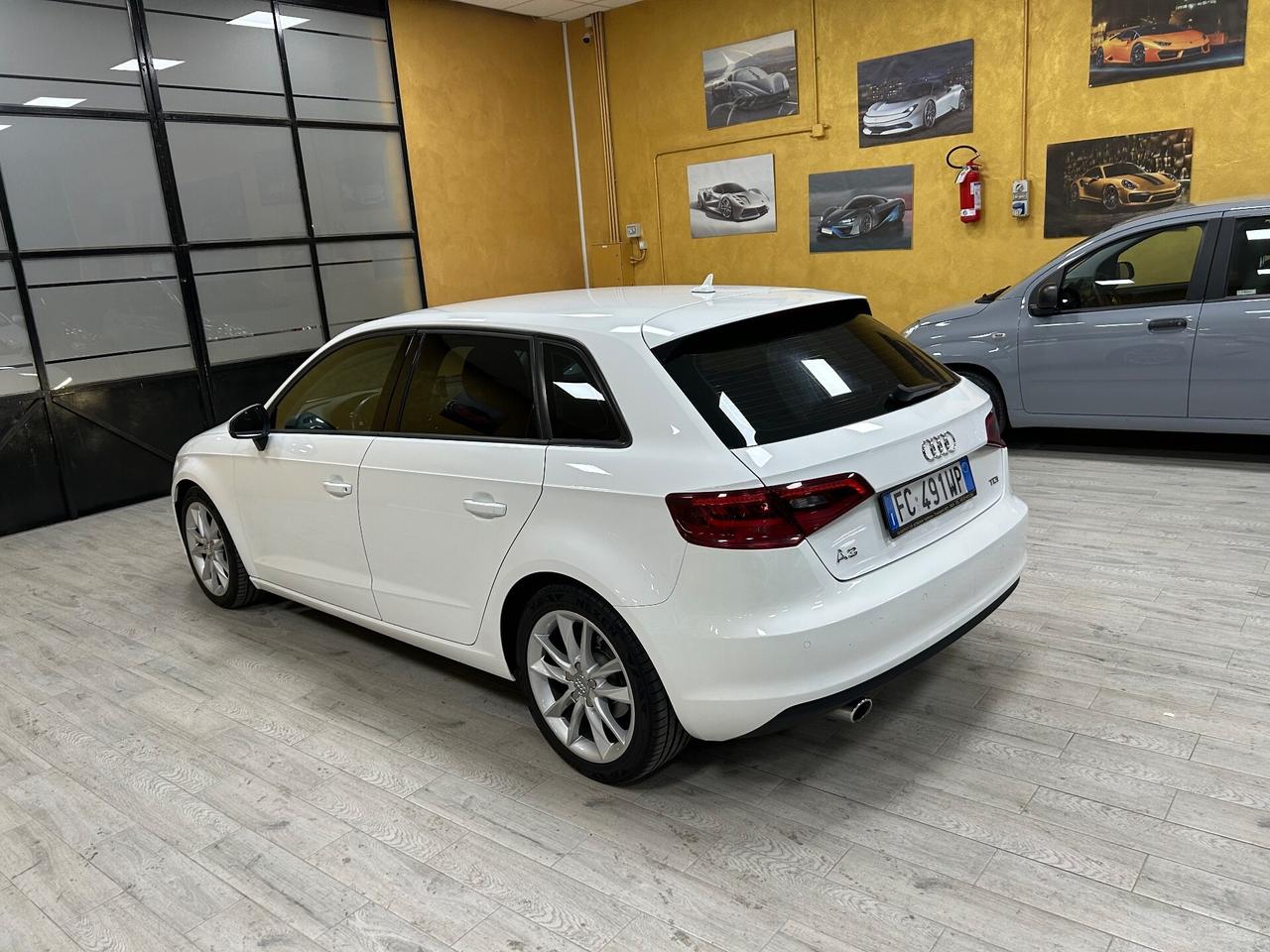 AUDI A3 1.6 Tdi 110 cv “NAVI/LED/VETRI OSC”-2016