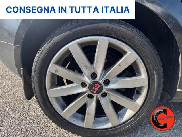 VOLKSWAGEN Golf 1.6 COMFORTLINE-CERCHI 17-RETROCAMERA-NAVI-