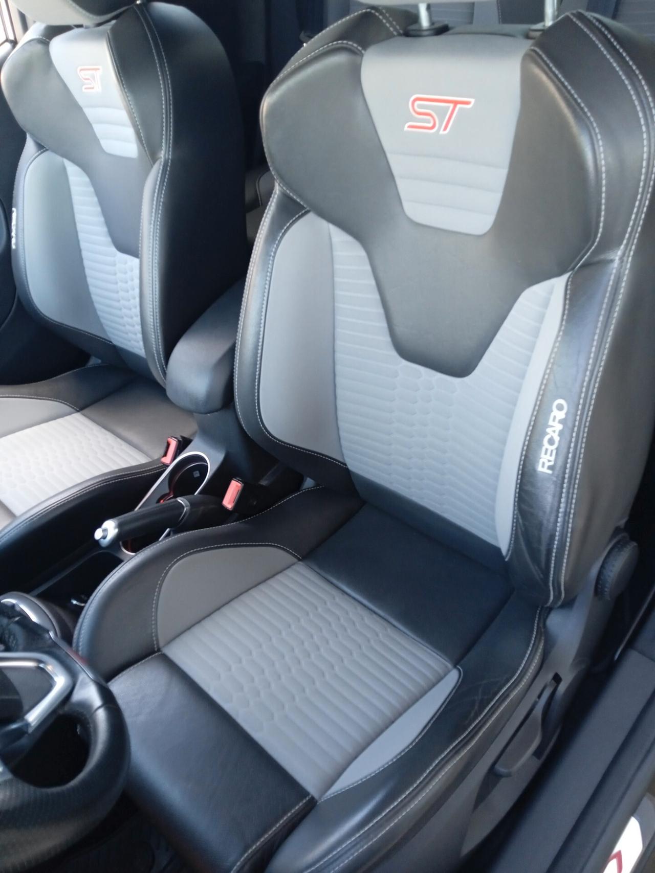 Ford Fiesta ST SPORT PACK 1-2 SENS PARK VETRI SCURI INTERNI PELLE/TESSUTO PRONTA CONSEGNA