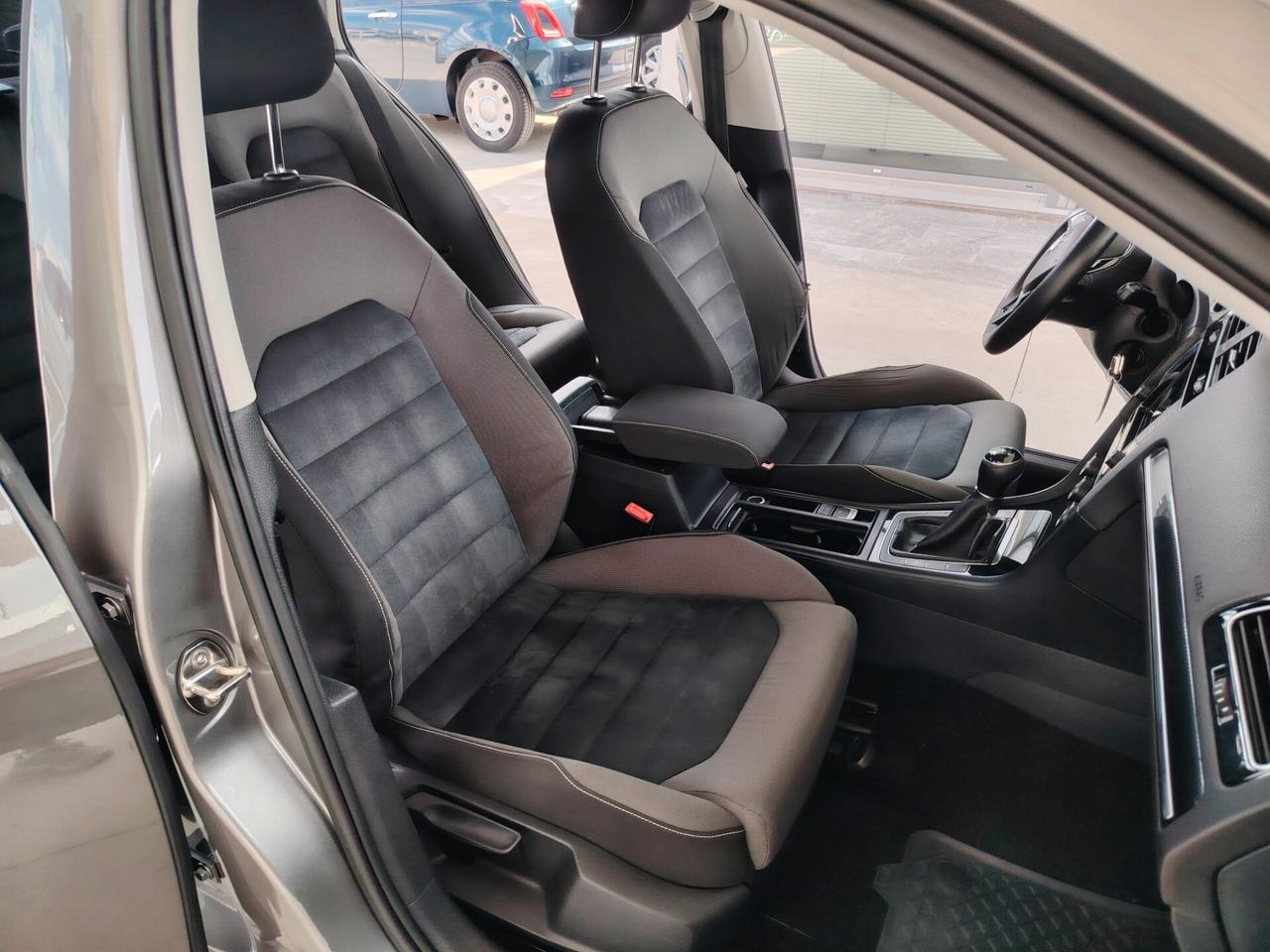 Volkswagen Golf 2.0 TDI 5p. Highline BlueMotion Technology