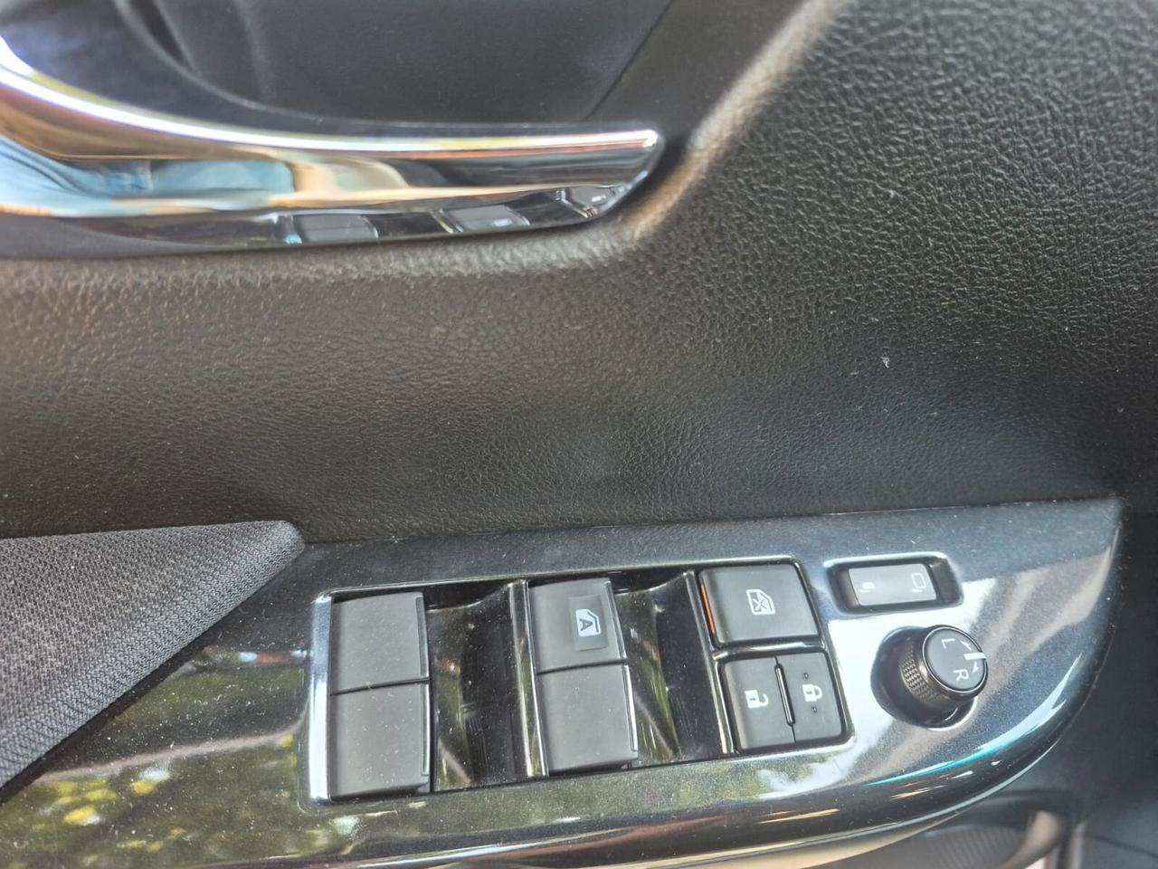 Toyota Hilux 2.4 D-4D 4WD 4 porte Double Cab Lounge