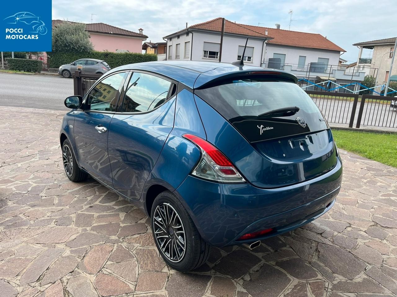 Lancia Ypsilon 1.0 FireFly 5 porte S&S Hybrid Ecochic Gold