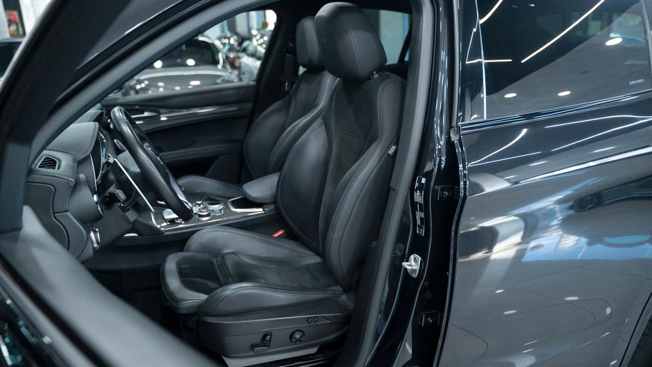 Alfa Romeo Stelvio VELOCE 2.2 Ti Q4 210 CV 20" TETTO CARBON AUTO XENON FULL OPTIONAL