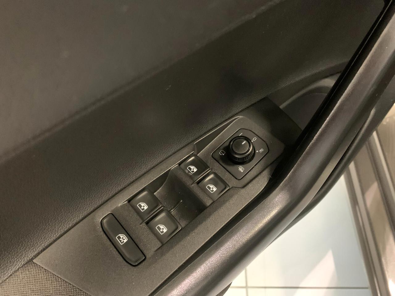 VOLKSWAGEN POLO 1.0 B/MET. - OK NEOPATENTATI
