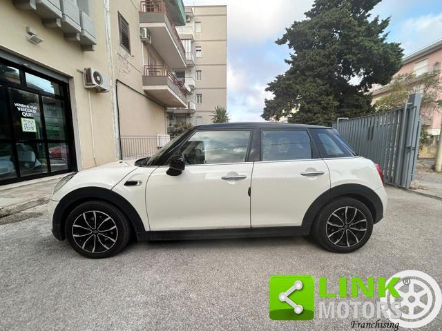MINI Cooper D .