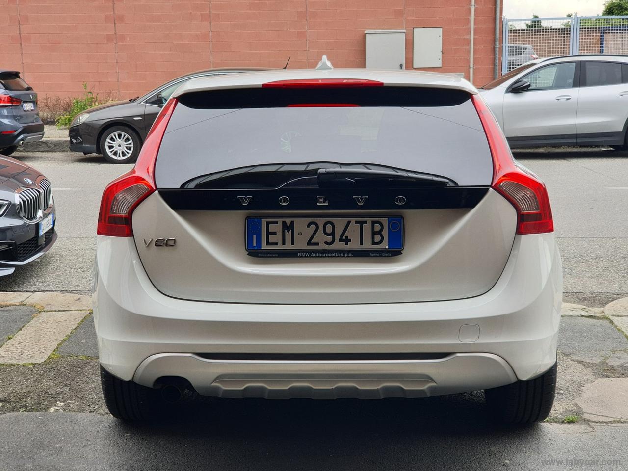 VOLVO V60 DRIVe