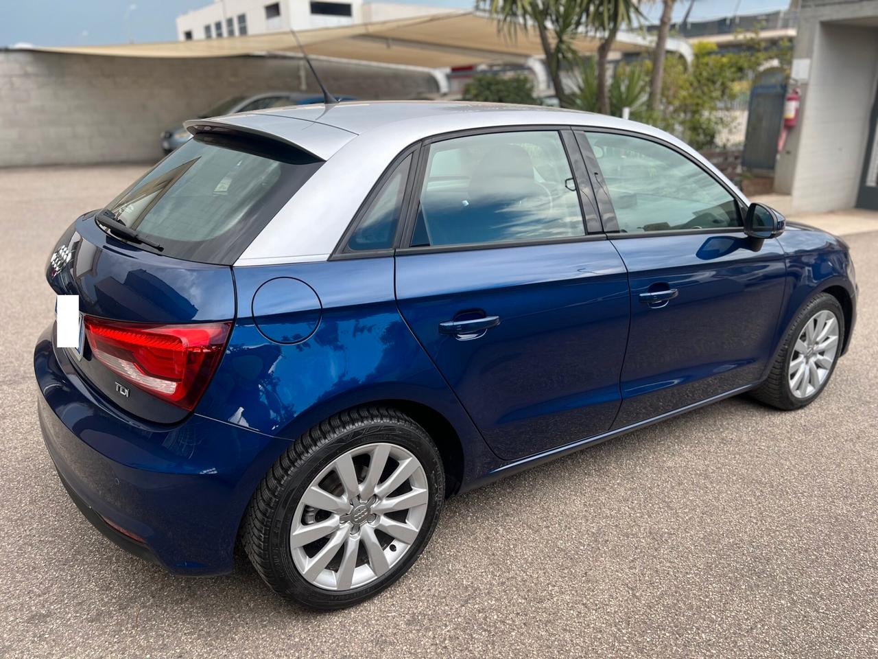 Audi A1 SPB Sportback 1.6 tdi 115cv s-tronic LED/PDC/16;