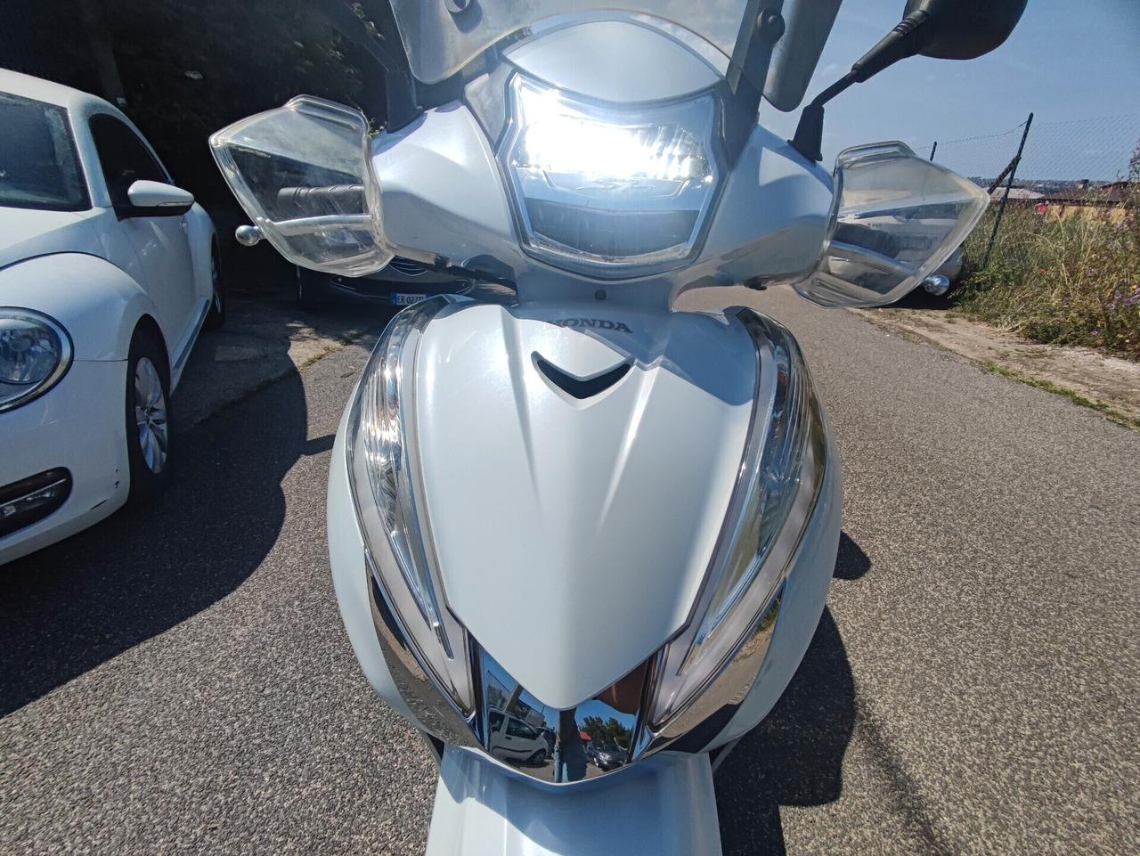 Honda SH 300 i