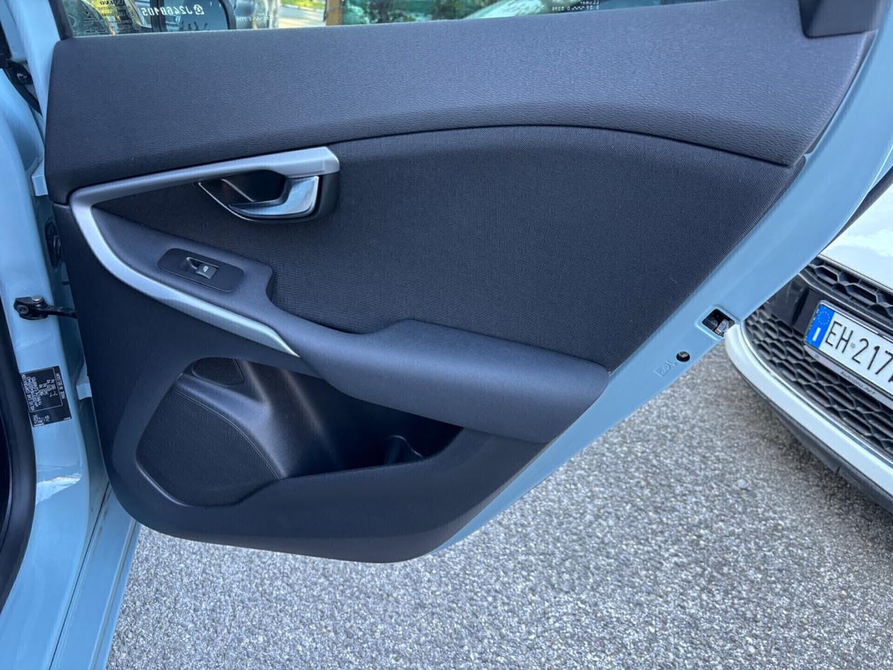 Volvo V40 T2 Kinetic BENZINA OK neopatentati