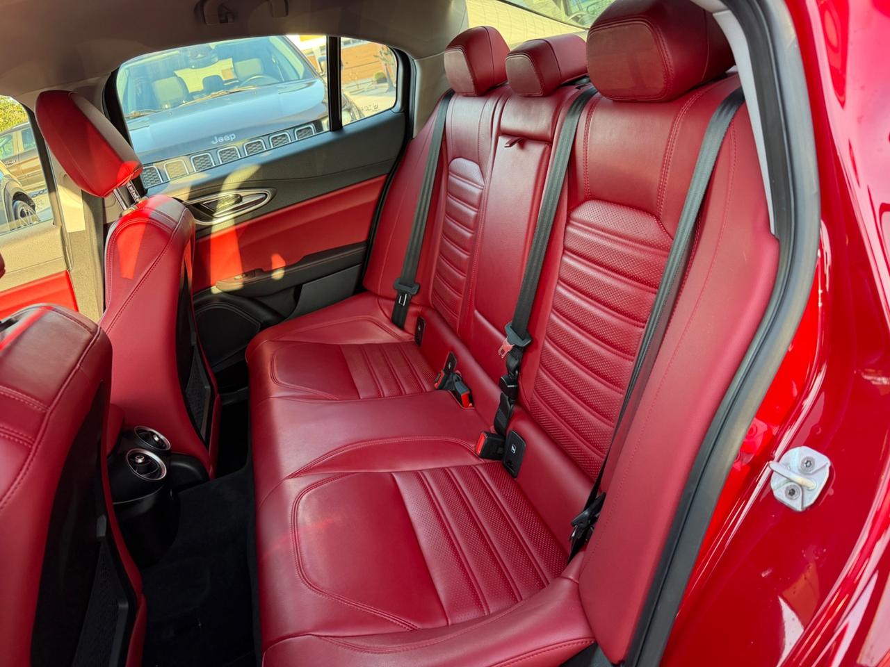 Alfa Romeo Giulia 2.2 Turbodiesel 210 CV AT8 AWD Q4 Veloce