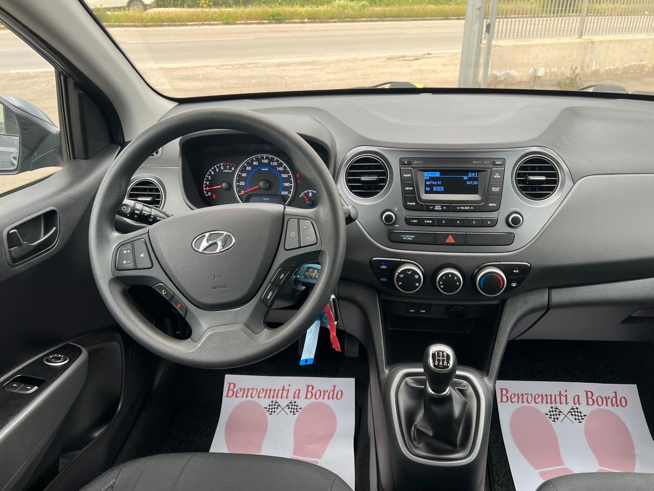 Hyundai i10 1.0 LPGI Econext Login GARANZIA