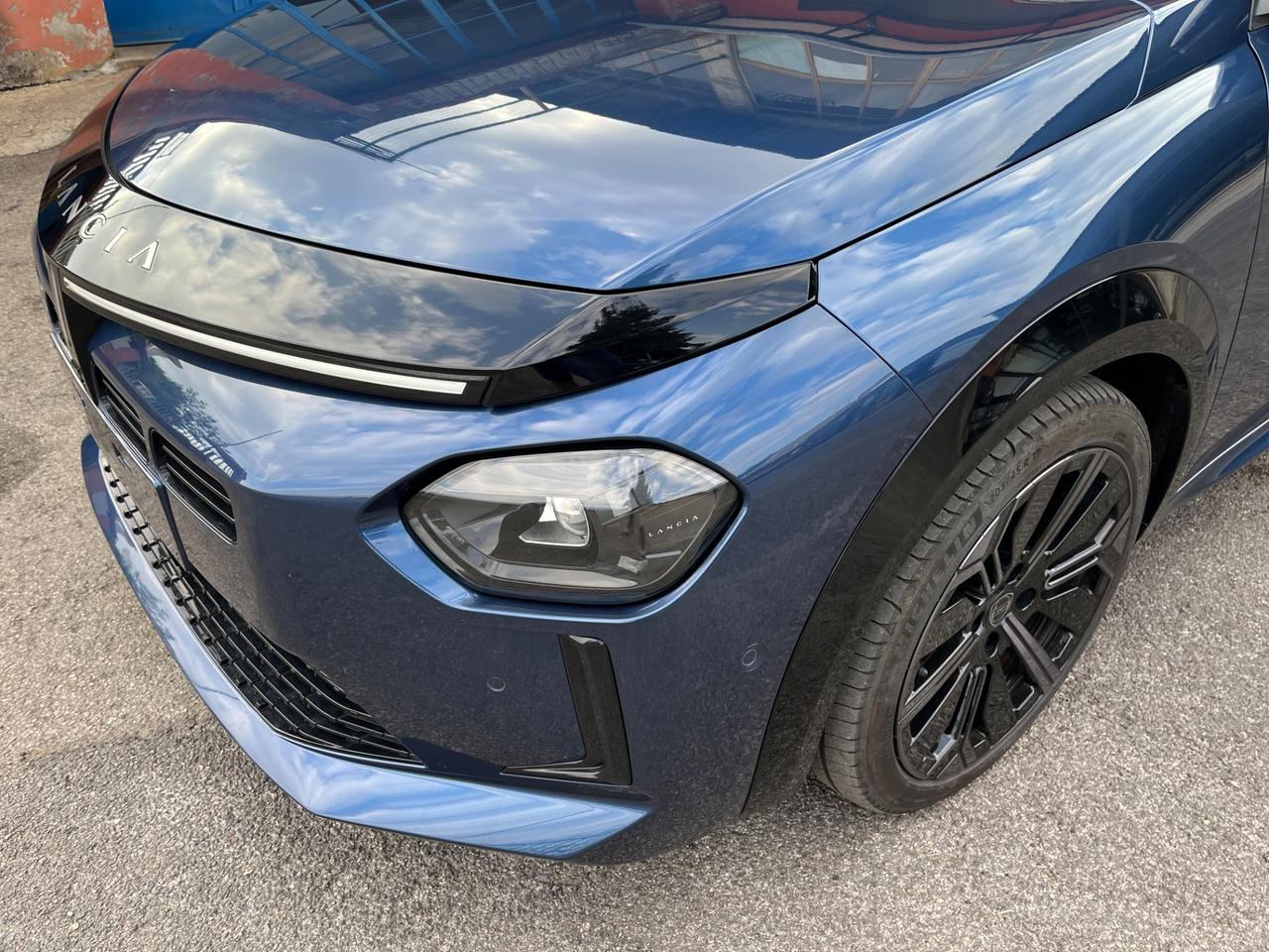 Lancia Ypsilon Hybrid DCT Edizione Cassina-Km17500-
