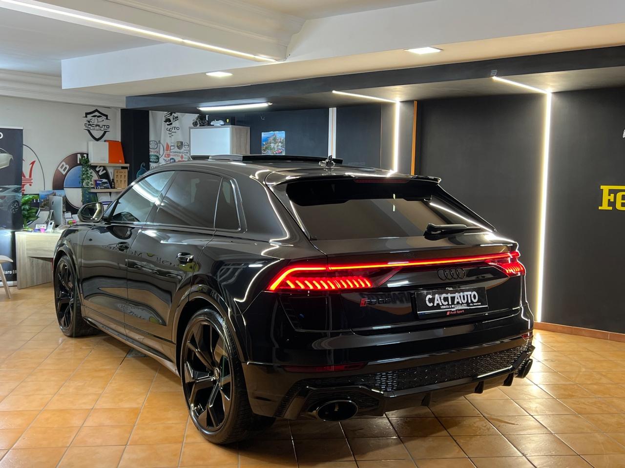 Audi Q8 RS TFSI V8 quattro tiptronic
