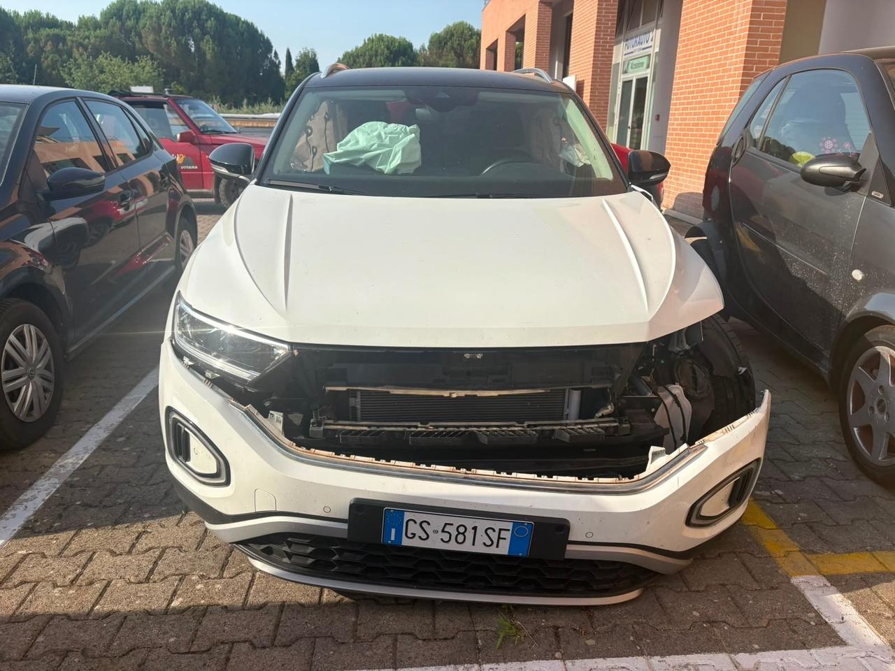 Volkswagen T-Roc 1.0 TSI Life 2024 26.000 KM INCIDENTATA