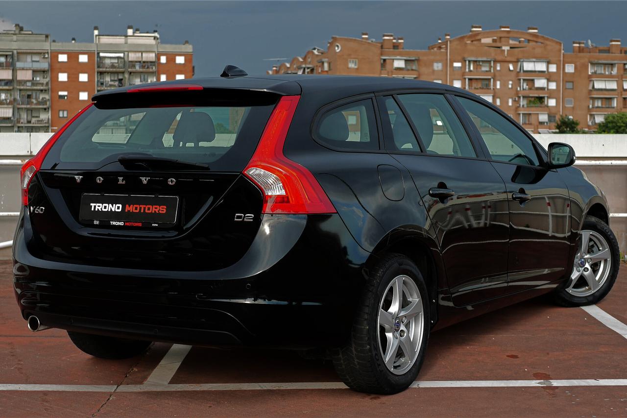 Volvo V60 D2 R-design