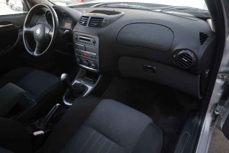 Alfa Romeo 147 Alfa Romeo 147 5p 1.6 ts 16v BlackLine 105cv ANNO 2005