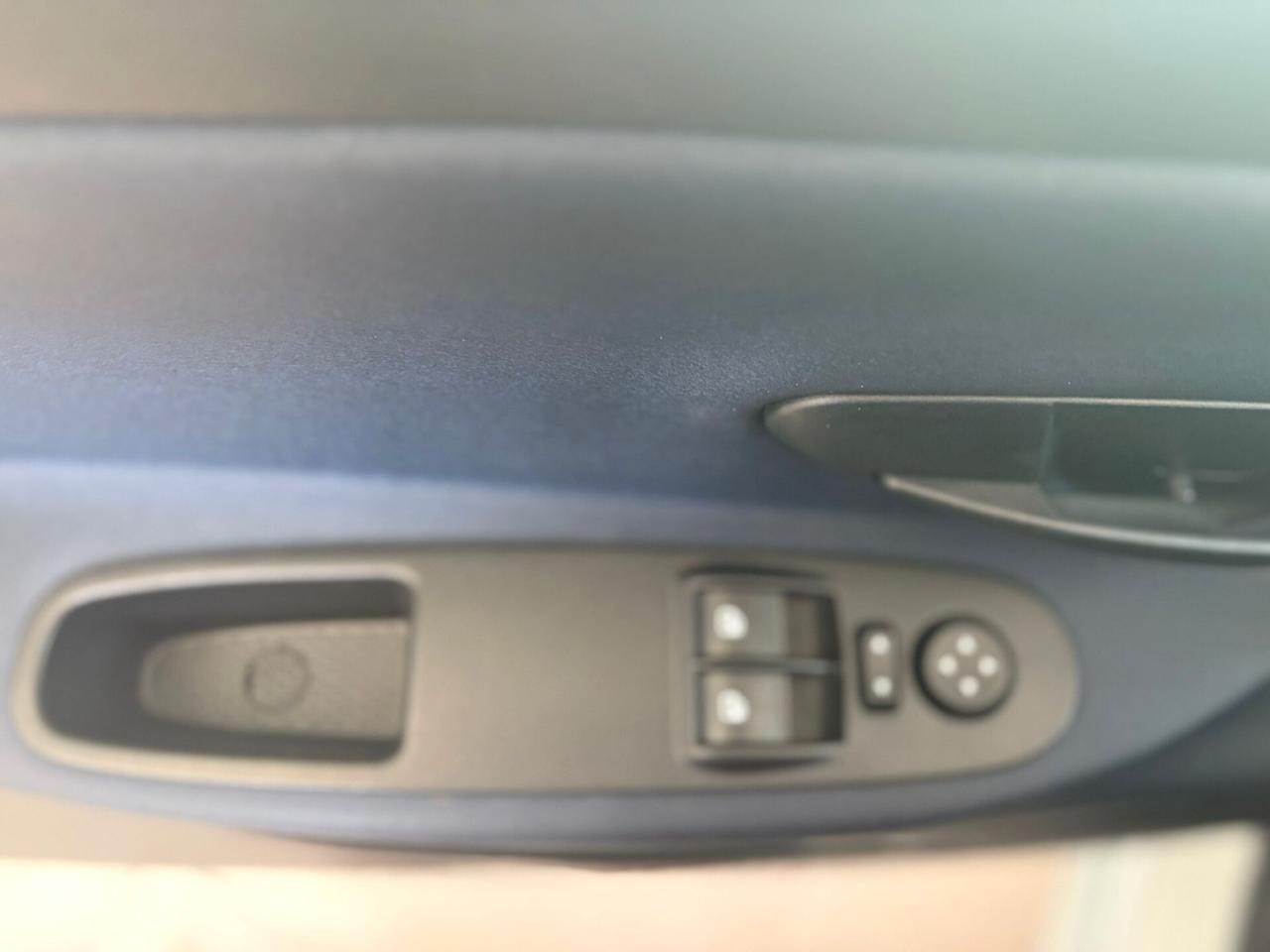 Lancia Ypsilon 1.0 FireFly 5 porte S&S Hybrid Gold Plus