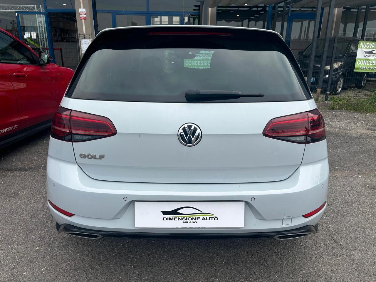 Volkswagen Golf 1.5 TSI 5p. R-line