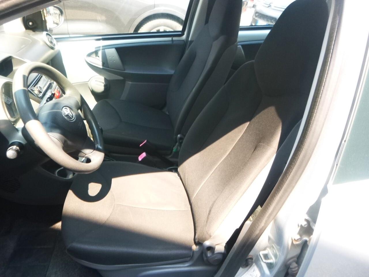 Toyota Aygo X 1.0 VVT-i 72 CV 5 porte Active neopatentati