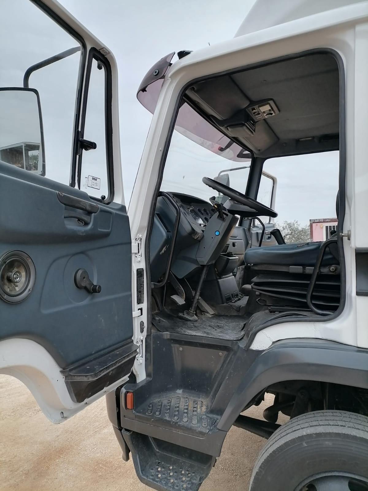 Daf trasporto animali vivi 75q