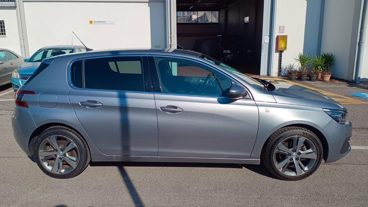 Peugeot 308 PureTech Turbo 130 S&S EAT8 Tech Edition