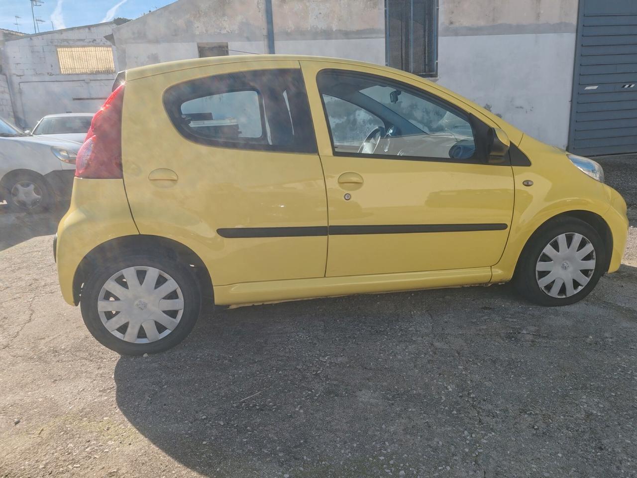 Peugeot 107 1.0 68CV 5p. Plaisir