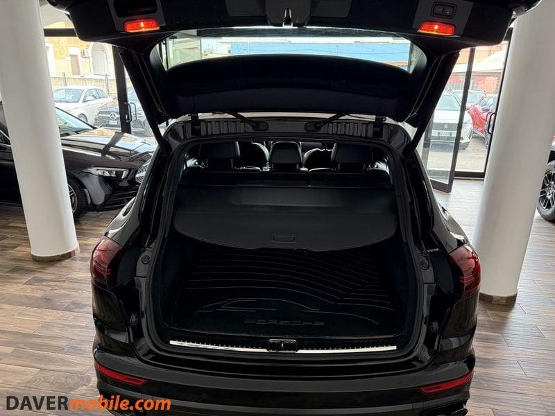 Porsche Cayenne 3.0 Diesel Pure green Platinum Edition