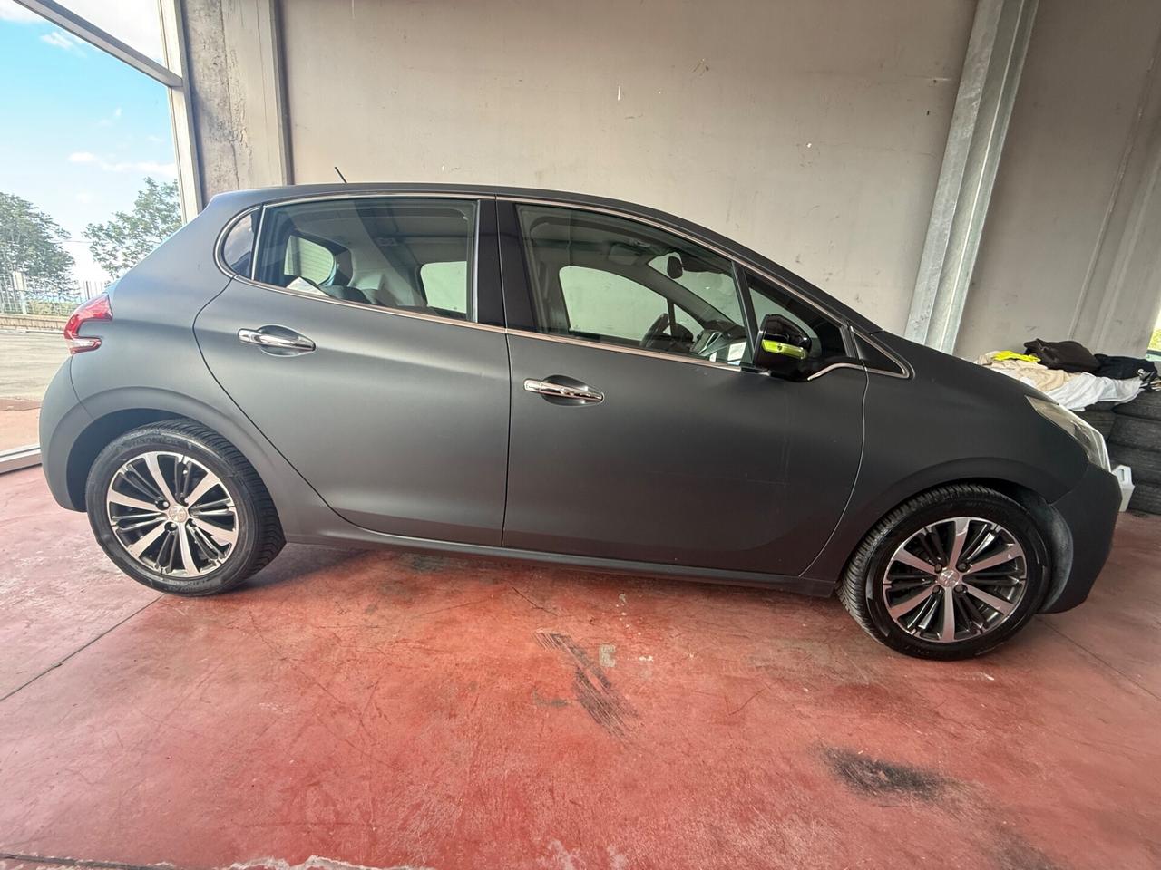 Peugeot 208 PureTech 82 5 porte Allure serie limitata