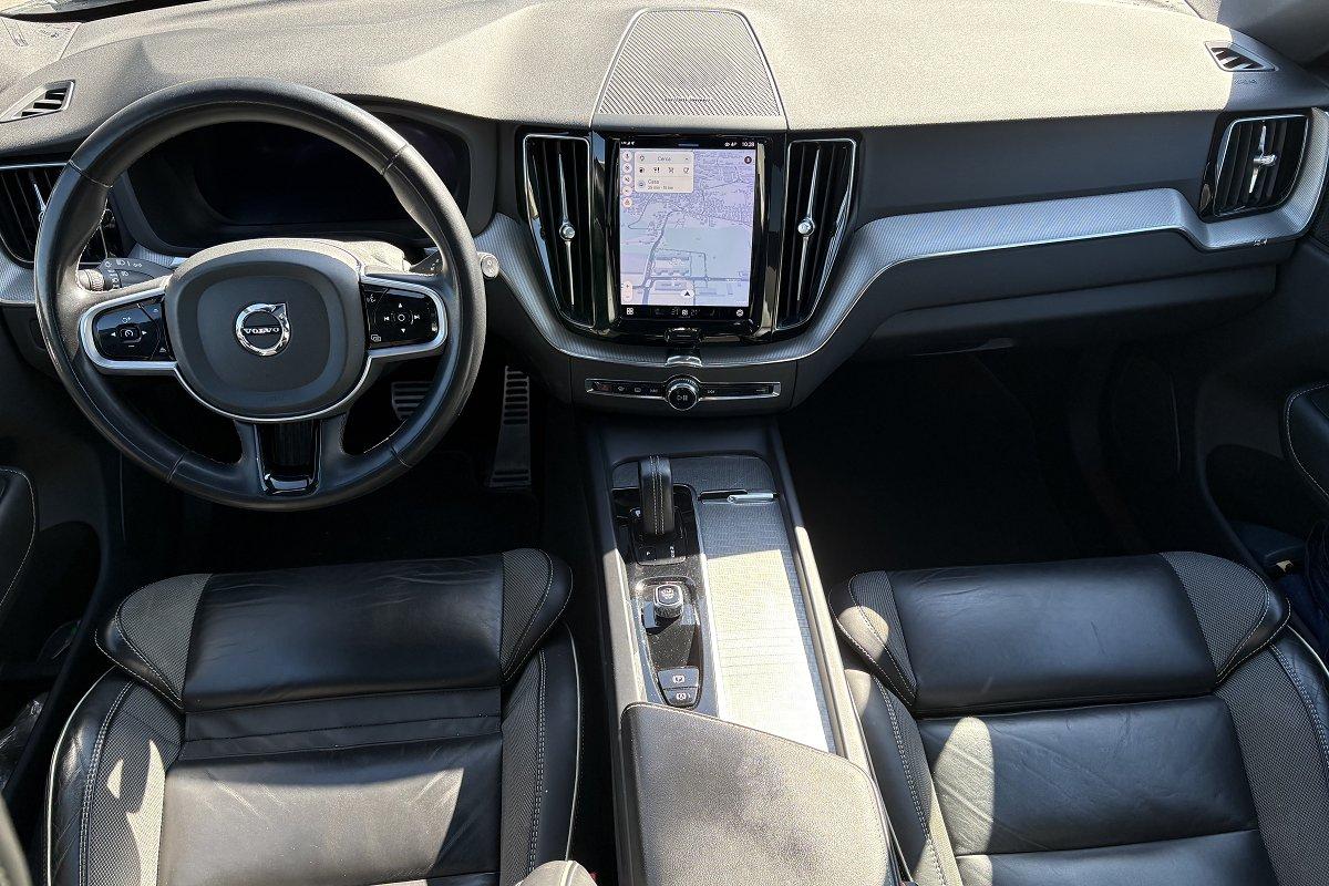 VOLVO XC60 B4 (d) AWD automatico Plus Dark N1