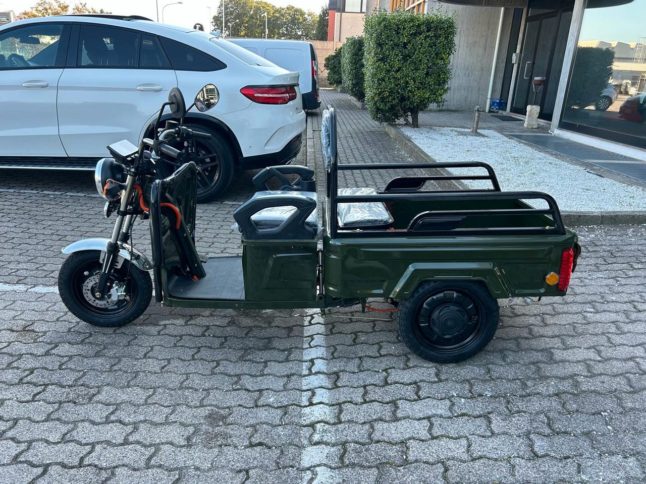 Triciclo XPB 100% Electric Scooter 3 ruote Cargo