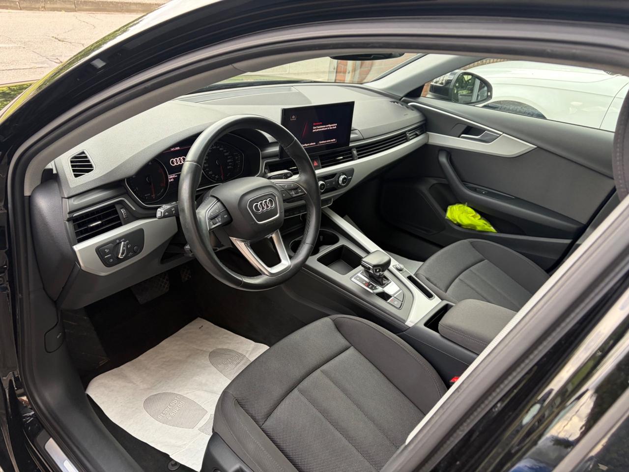 Audi A4 Avant 30 TDI/136 CV S tronic Business Advanced