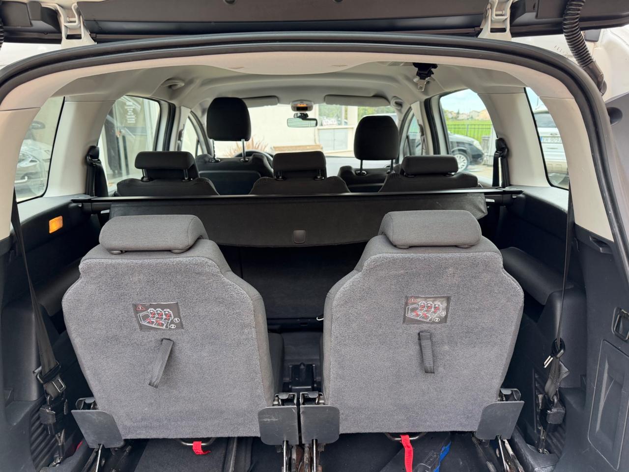 Peugeot 5008 1.6 HDi 115CV - 7 POSTI