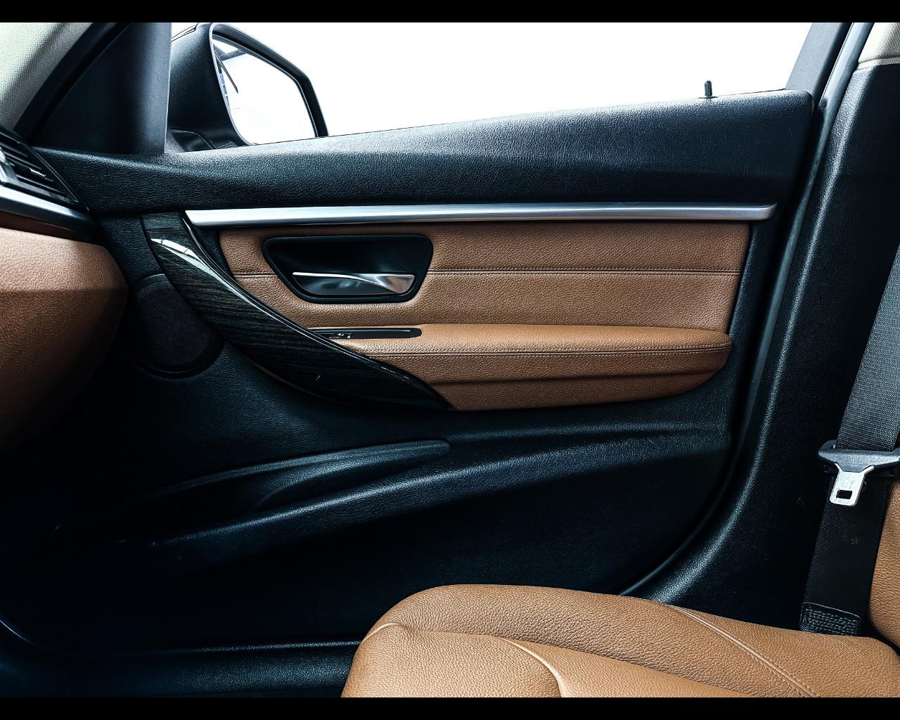 BMW Serie 3 (F30/31) - 330e iPerformance Msport